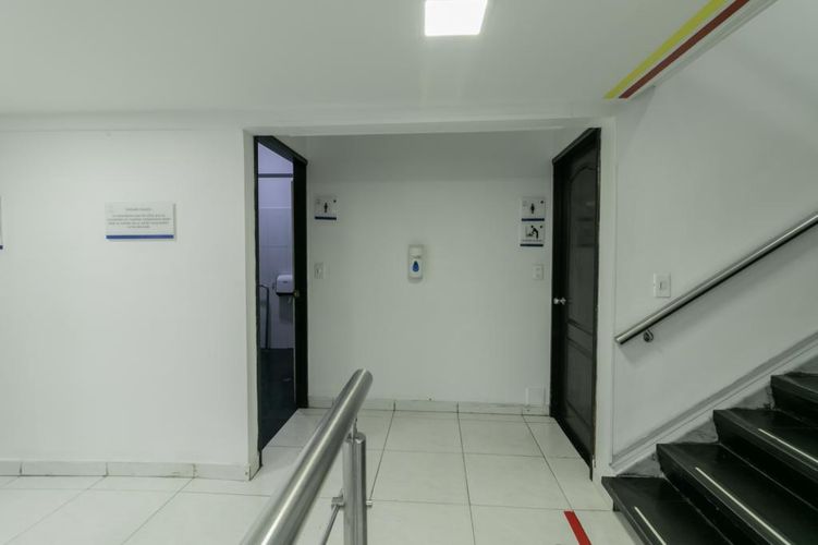 Casa de 15 alcobas en venta en Santa Barbara Occidental, Bogotá, 680 m² · foto 15 de 24