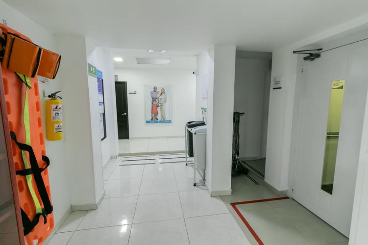 Casa de 15 alcobas en venta en Santa Barbara Occidental, Bogotá, 680 m² · foto 20 de 24