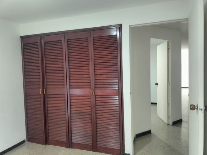 Apartamento de 3 alcobas en venta en El Poblado, Medellín, 130 m² · foto 13 de 19