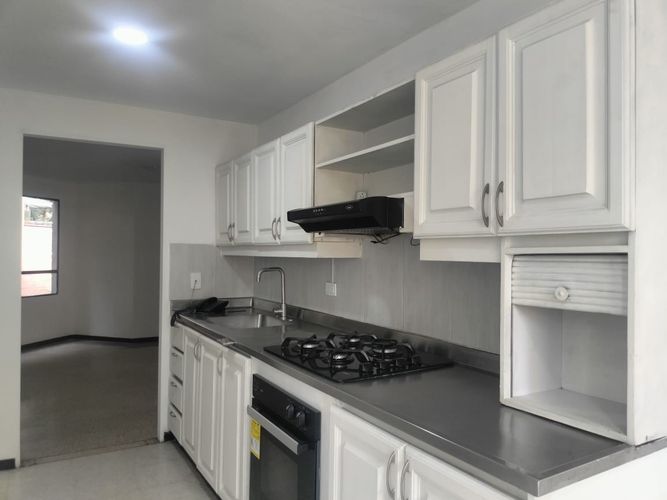 Apartamento de 3 alcobas en venta en El Poblado, Medellín, 130 m² · foto 17 de 19