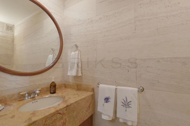 Apartamento de 3 alcobas en venta en Los Rosales, Bogotá, 250 m² · foto 12 de 20