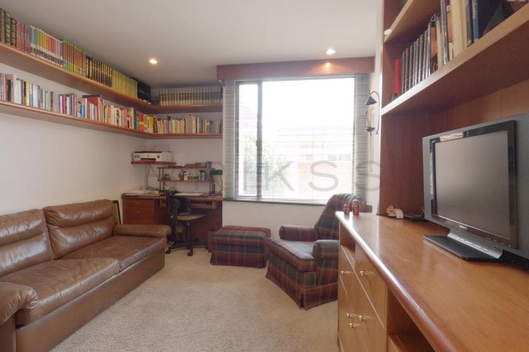 Apartamento de 3 alcobas en venta en Los Rosales, Bogotá, 250 m² · foto 18 de 20