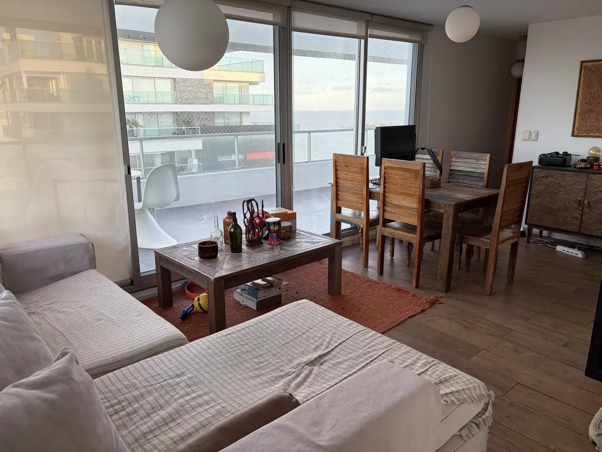 Alquiler de Apartamento pent-house de 2 dormitorios, garaje, terraza con vista a la rambla en Malvin · Foto 5