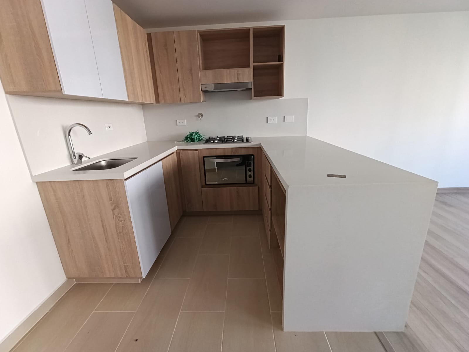 Apartamento en arriendo en Camino Verde, Envigado · foto 10 de 14