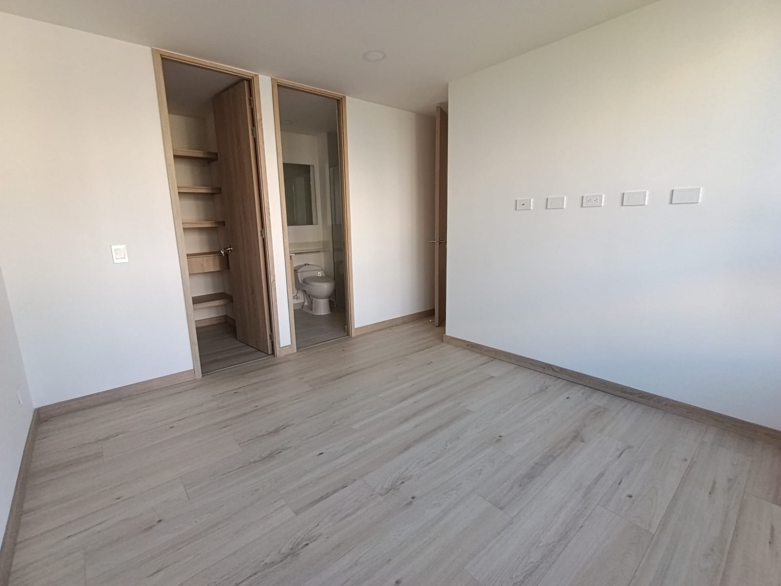 Apartamento en arriendo en Camino Verde, Envigado · foto 13 de 14
