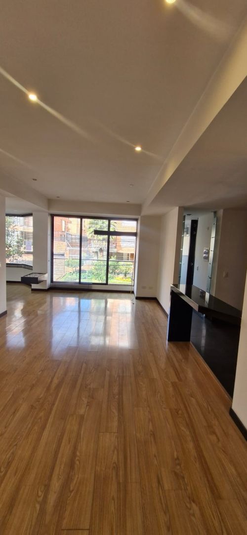 Apartamento de 3 alcobas en venta en Santa Barbara, Bogotá, 134 m² · foto 7 de 24