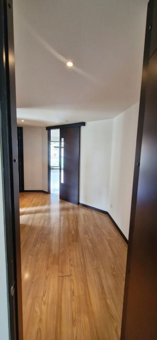 Apartamento de 3 alcobas en venta en Santa Barbara, Bogotá, 134 m² · foto 11 de 24