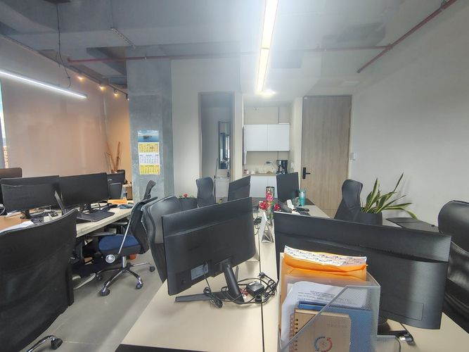 Oficina en arriendo en El Poblado, Medellín, 54 m² · foto 5 de 8