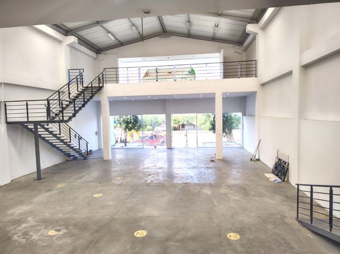 Local en arriendo en Montevideo, Villa del Rosario, 250 m² · foto 2 de 16
