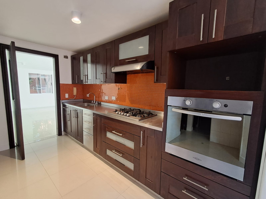 Apartamento en venta en Castropol, Medellín 3