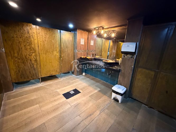 Local en arriendo en El Poblado, Medellín, 175 m² · foto 9 de 21
