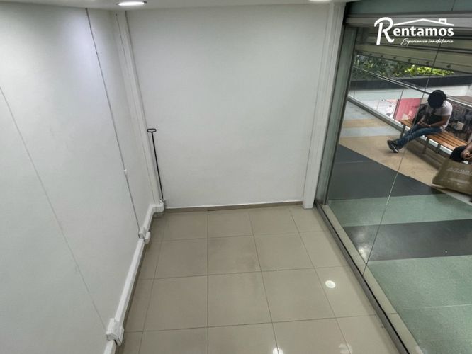 Local en venta en La Candelaria, Medellín, 17 m² · foto 16 de 19