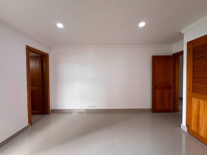 Apartamento de 4 alcobas en arriendo en El Poblado, Medellín, 223 m² · foto 8 de 19