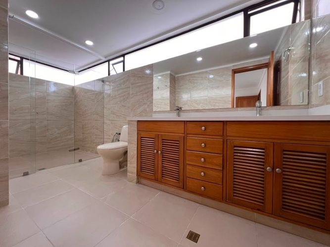 Apartamento de 4 alcobas en arriendo en El Poblado, Medellín, 223 m² · foto 15 de 19