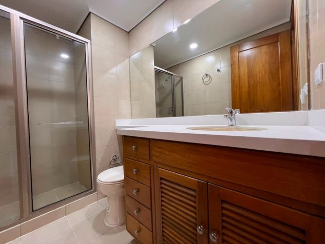 Apartamento de 4 alcobas en arriendo en El Poblado, Medellín, 223 m² · foto 16 de 19