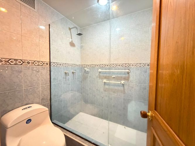 Apartamento de 3 alcobas en venta en Los Rosales, Bogotá, 203 m² · foto 20 de 20