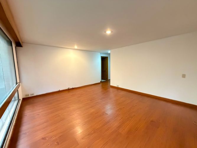 Apartamento de 3 alcobas en venta en Los Rosales, Bogotá, 203 m² · foto 18 de 20