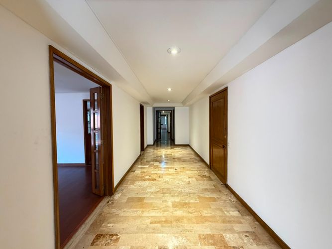 Apartamento de 3 alcobas en venta en Los Rosales, Bogotá, 203 m² · foto 10 de 20