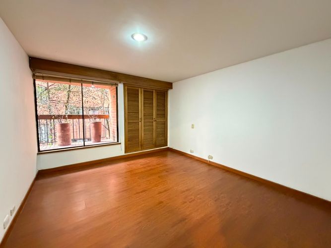 Apartamento de 3 alcobas en venta en Los Rosales, Bogotá, 203 m² · foto 17 de 20