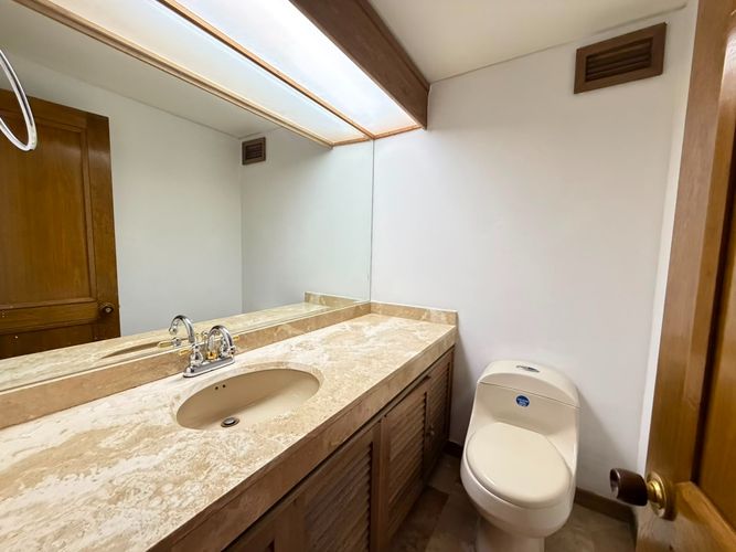 Apartamento de 3 alcobas en venta en Los Rosales, Bogotá, 203 m² · foto 11 de 20