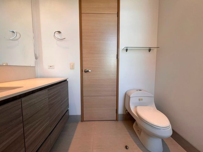Apartamento de 3 alcobas en arriendo en El Poblado, Medellín, 170 m² · foto 13 de 14