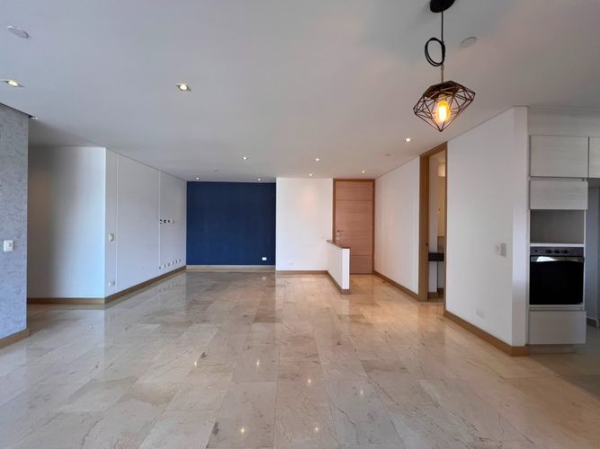 Apartamento de 3 alcobas en arriendo en El Poblado, Medellín, 170 m² · foto 2 de 14