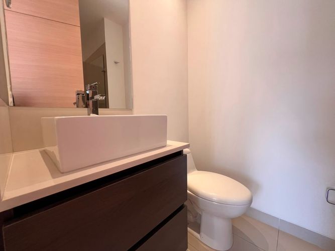 Apartamento de 3 alcobas en arriendo en El Poblado, Medellín, 170 m² · foto 3 de 14