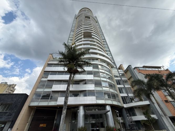 Apartamento de 2 alcobas en venta en El Prado, Bucaramanga, 64 m² · foto 2 de 14