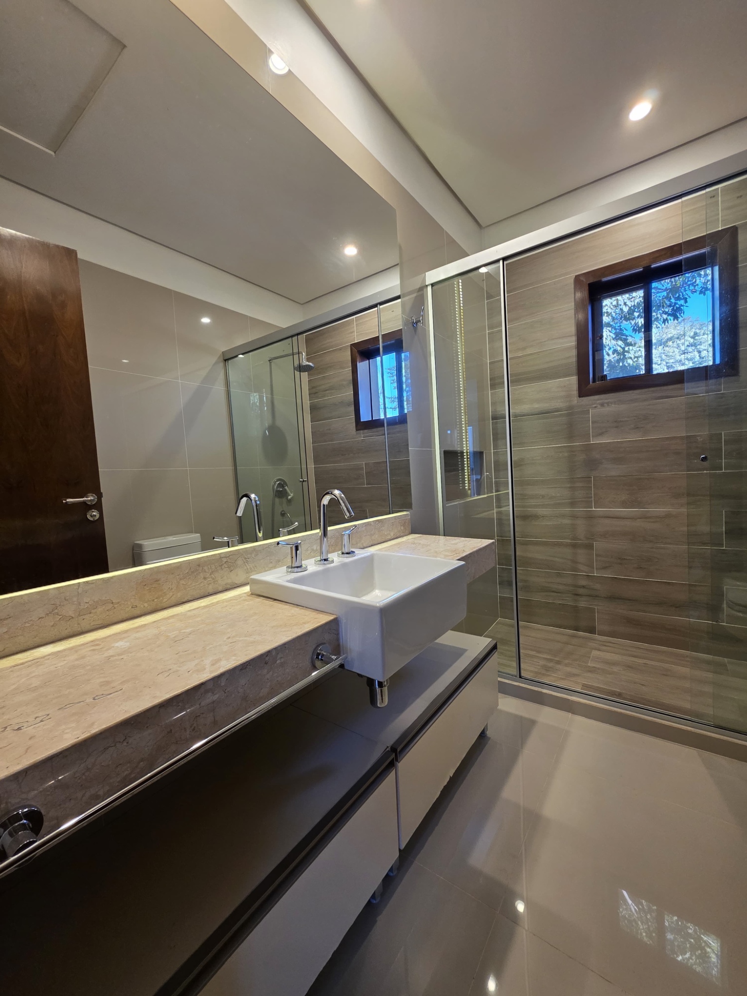 Alquiler: Exclusiva Casa Semi-Amoblada en Condominio de Lujo — foto 3