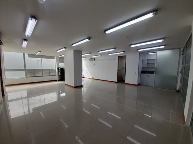 Oficina en arriendo en Santa Maria De Los Angeles, Medellín, 70 m² · foto 9 de 10