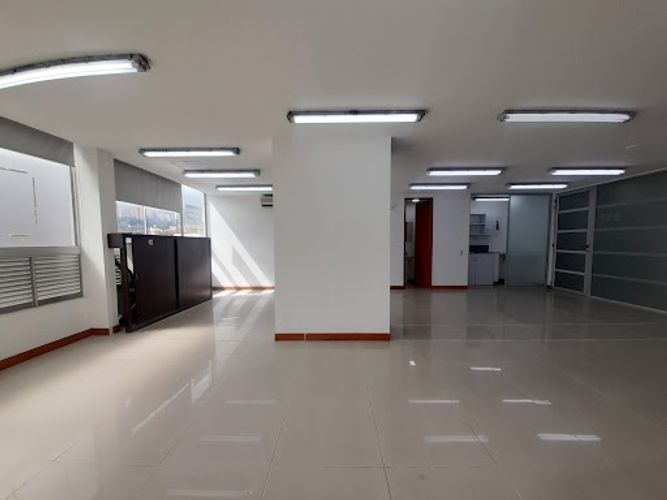 Oficina en arriendo en Santa Maria De Los Angeles, Medellín, 70 m² · foto 10 de 10