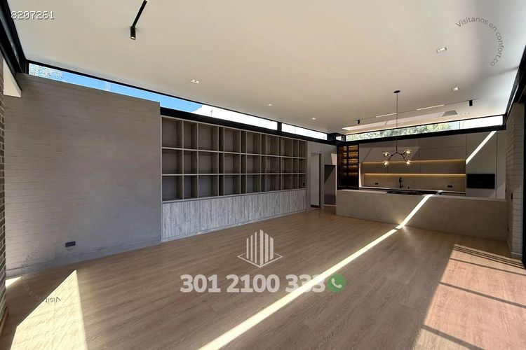 Casa de 3 alcobas en venta en Las Palmas, Envigado, 330 m² · foto 2 de 24
