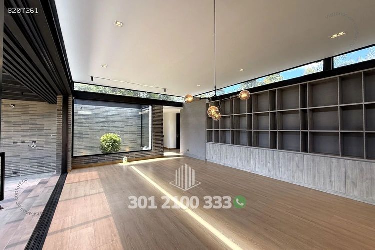 Casa de 3 alcobas en venta en Las Palmas, Envigado, 330 m² · foto 4 de 24