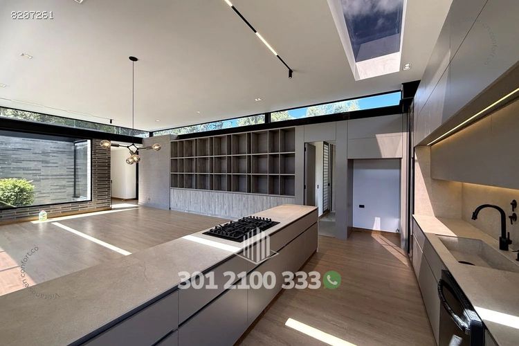 Casa de 3 alcobas en venta en Las Palmas, Envigado, 330 m² · foto 9 de 24