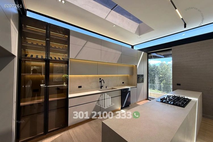 Casa de 3 alcobas en venta en Las Palmas, Envigado, 330 m² · foto 6 de 24