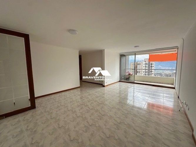 Apartamento de 3 alcobas en arriendo en Altos Del Poblado, Medellín, 100 m² · foto 3 de 23