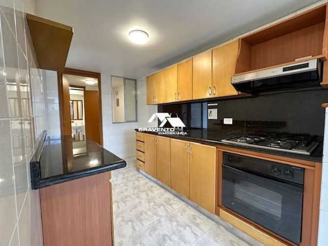 Apartamento de 3 alcobas en arriendo en Altos Del Poblado, Medellín, 100 m² · foto 8 de 23