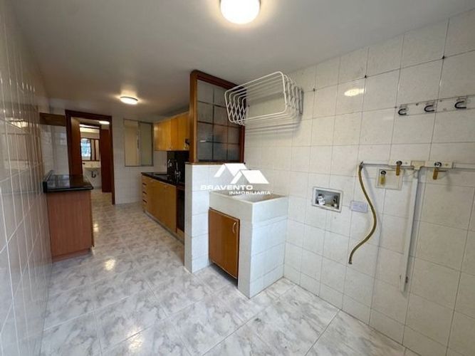 Apartamento de 3 alcobas en arriendo en Altos Del Poblado, Medellín, 100 m² · foto 9 de 23