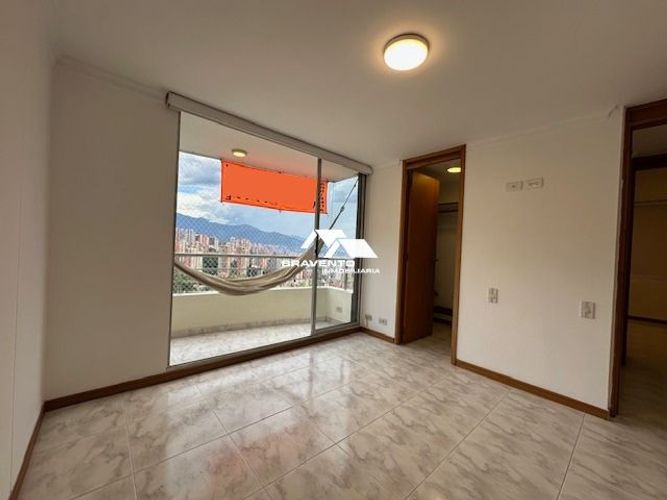 Apartamento de 3 alcobas en arriendo en Altos Del Poblado, Medellín, 100 m² · foto 12 de 23
