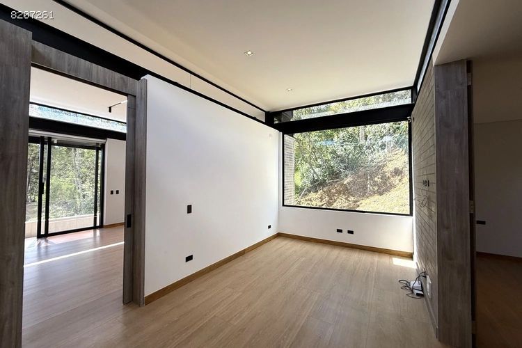 Casa de 3 alcobas en venta en Las Palmas, Envigado, 330 m² · foto 11 de 24