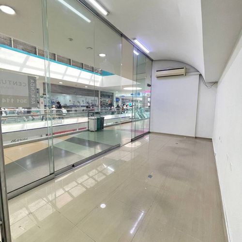 Local en arriendo en La Candelaria, Medellín, 21 m² · foto 2 de 24