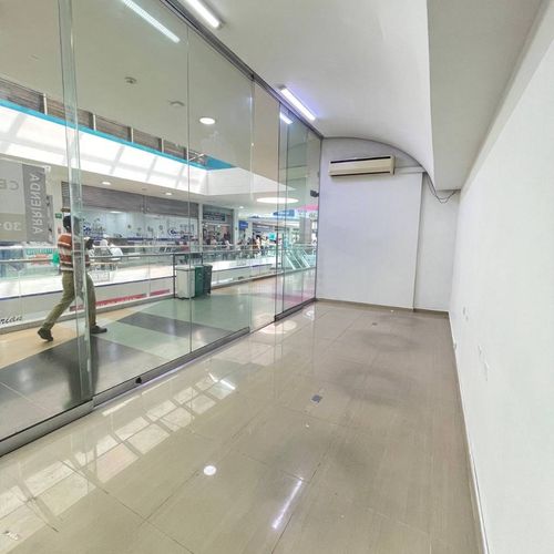 Local en arriendo en La Candelaria, Medellín, 21 m² · foto 3 de 24