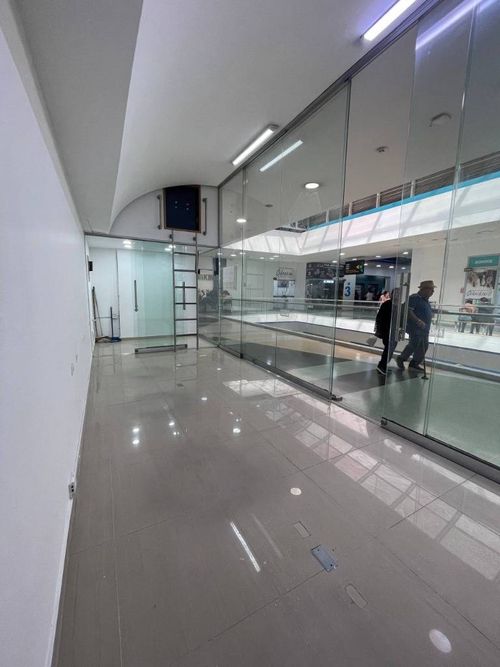 Local en arriendo en La Candelaria, Medellín, 21 m² · foto 5 de 24