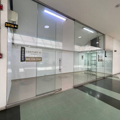 Local en arriendo en La Candelaria, Medellín, 21 m² · foto 8 de 24