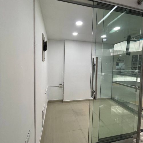 Local en arriendo en La Candelaria, Medellín, 21 m² · foto 9 de 24