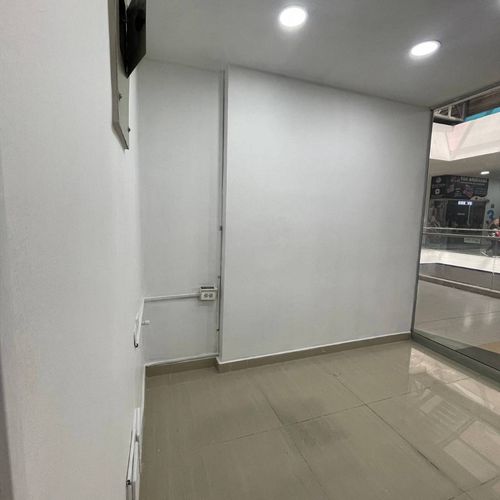 Local en arriendo en La Candelaria, Medellín, 21 m² · foto 10 de 24