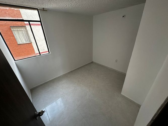 Apartamento de 3 alcobas en venta en Rincon De Giron, Girón, 54 m² · foto 5 de 9