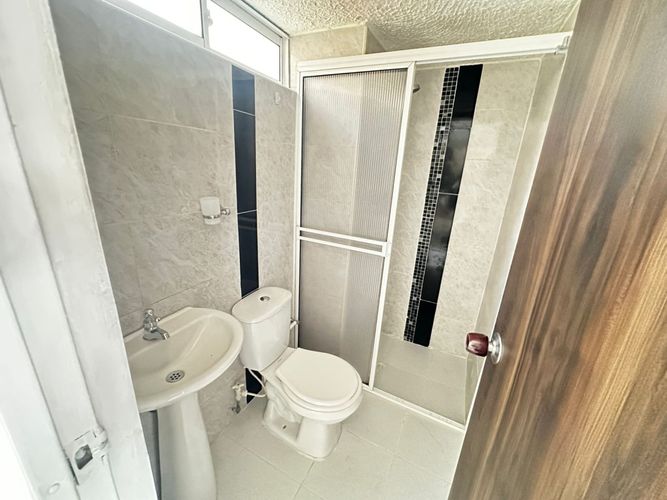Apartamento de 3 alcobas en venta en Rincon De Giron, Girón, 54 m² · foto 6 de 9
