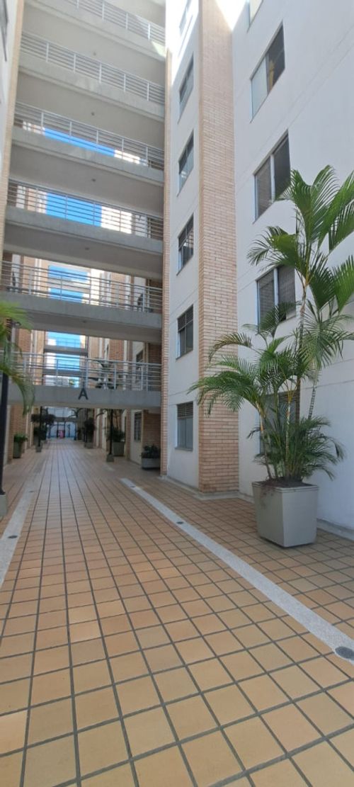 Apartamento de 3 alcobas en venta en El Ingenio, Cali, 88 m² · foto 2 de 24