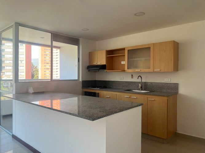 Apartamento de 2 alcobas en arriendo en El Poblado, Medellín, 76 m² · foto 6 de 16